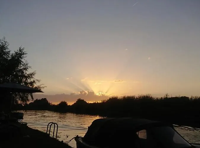 De Linge 住宿加早餐酒店 3*